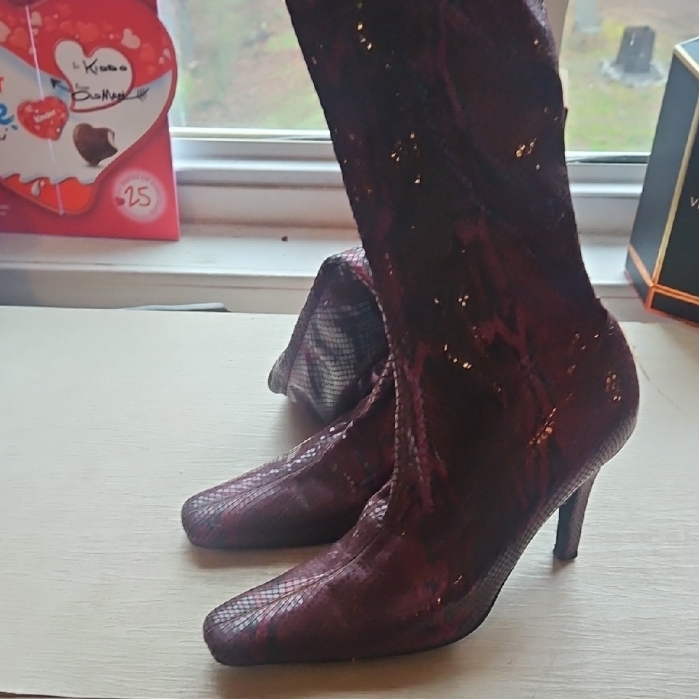 Elegant Burgundy Knee High Snakeskin Women's Boots